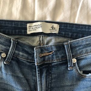 Abercrombie and Fitch jeans Straight Mid rise size 4 / 27 R 31